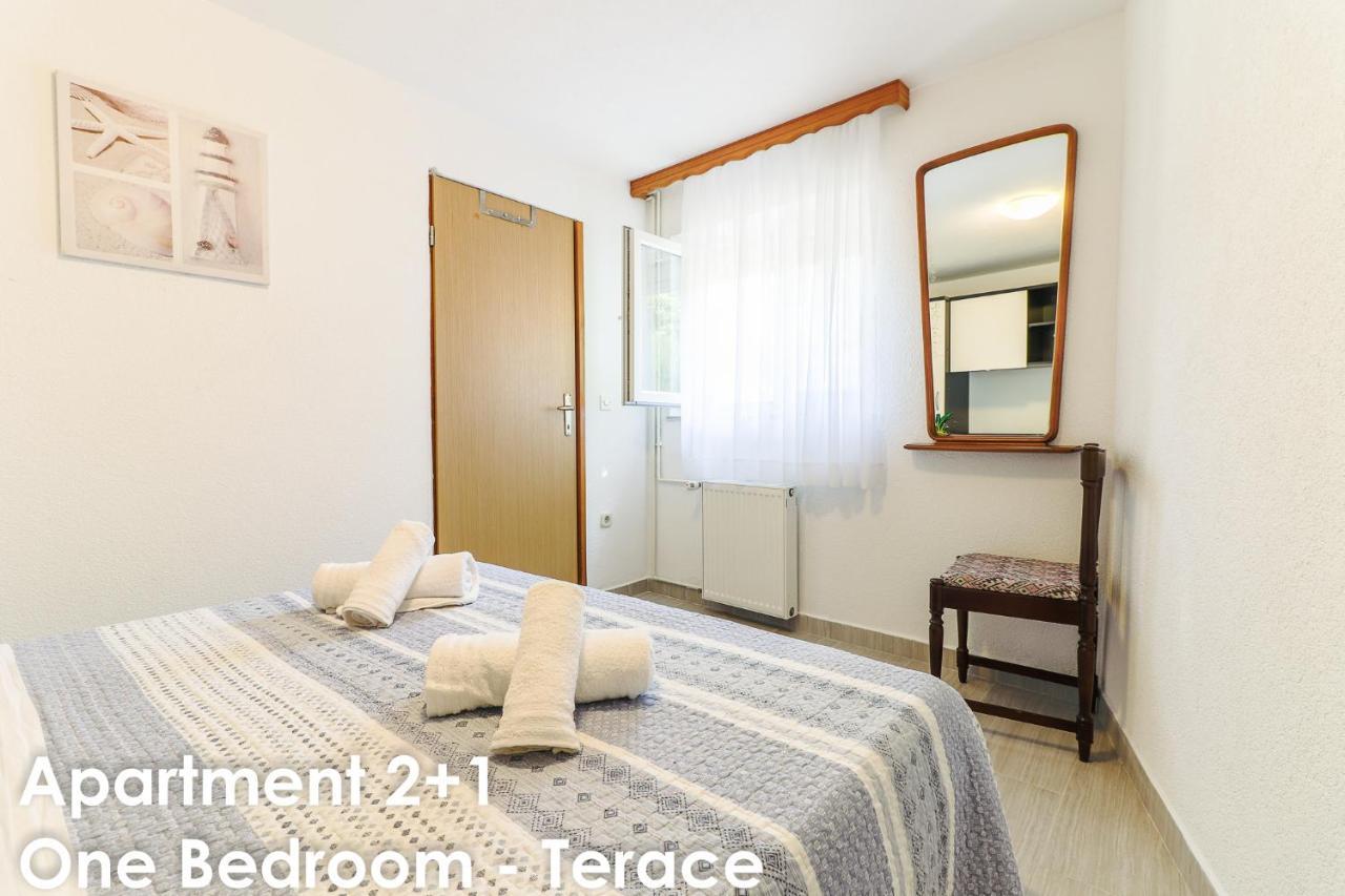 Relax Apartments - Big Terace & Grill Vrsar Exterior foto