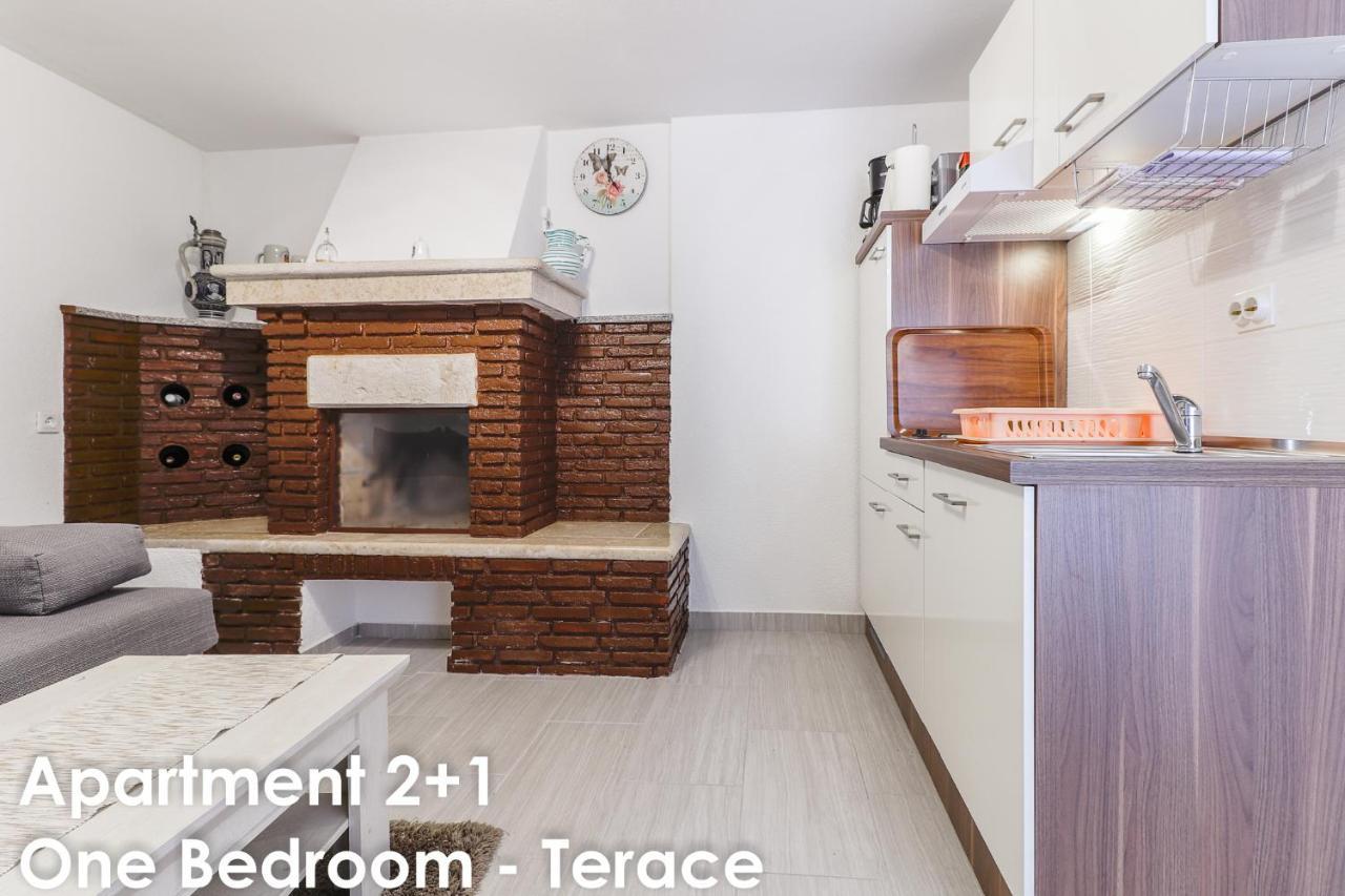 Relax Apartments - Big Terace & Grill Vrsar Exterior foto