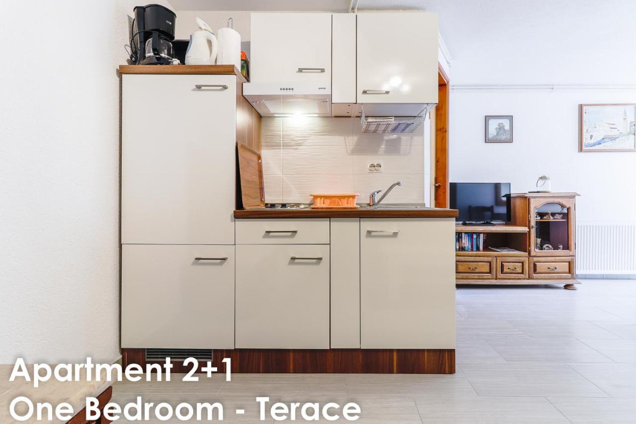 Relax Apartments - Big Terace & Grill Vrsar Exterior foto