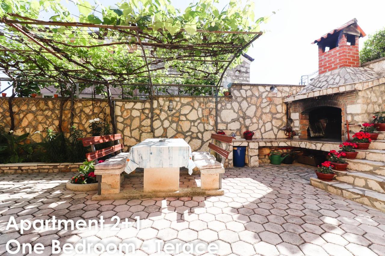 Relax Apartments - Big Terace & Grill Vrsar Exterior foto